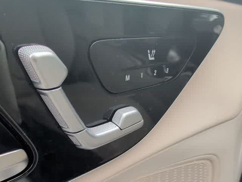 Used 2025 Mercedes-Benz GLC 350e 4MATIC image 16
