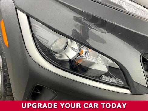Used 2023 Hyundai Kona SE AWD/4WD image 30