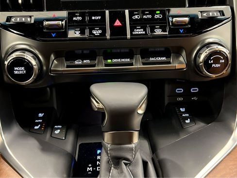 New 2026 Lexus LX 600 4WD w/ Accessory Package (2T) image 17