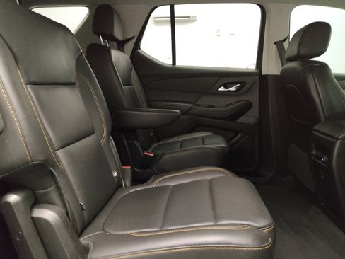 Used 2020 Chevrolet Traverse LT w/ Driver Confidence II Package AWD/4WD image 19