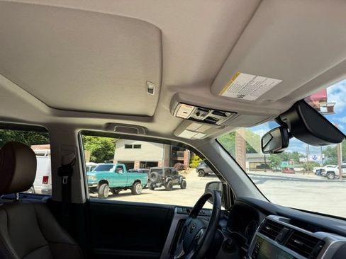 Used 2023 Toyota 4Runner Limited AWD/4WD image 92
