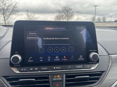 Used 2024 Nissan Altima 2.5 SV image 14