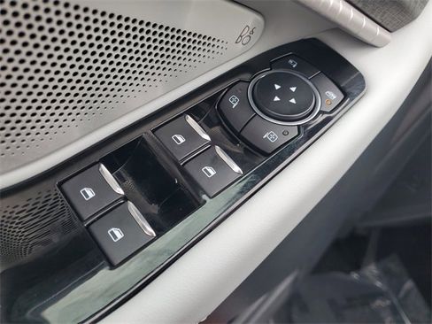 Used 2025 Ford Explorer Platinum w/ Ultimate Package image 21