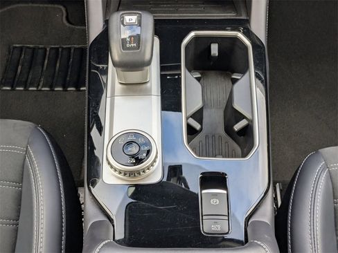 Used 2025 Mitsubishi Outlander SE image 26