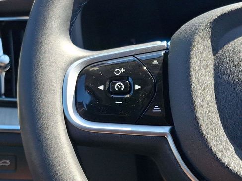 Certified 2025 Volvo XC60 B5 Ultra AWD/4WD image 23