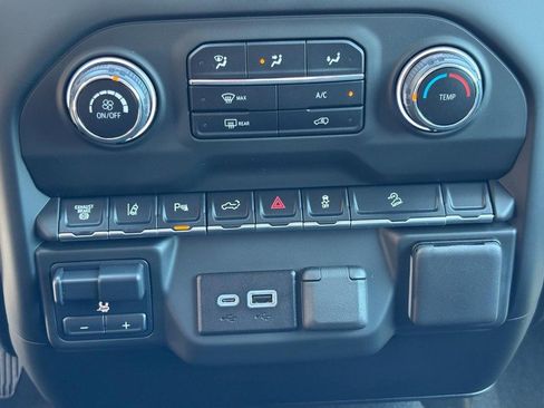 Used 2025 Chevrolet Silverado 2500 Custom w/ Custom Value Package image 23