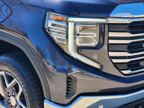 Used 2025 GMC Sierra 1500 SLT image 5