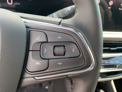 New 2025 Buick Envista Avenir image 17