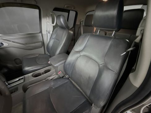 Used 2012 Nissan Frontier SL image 24