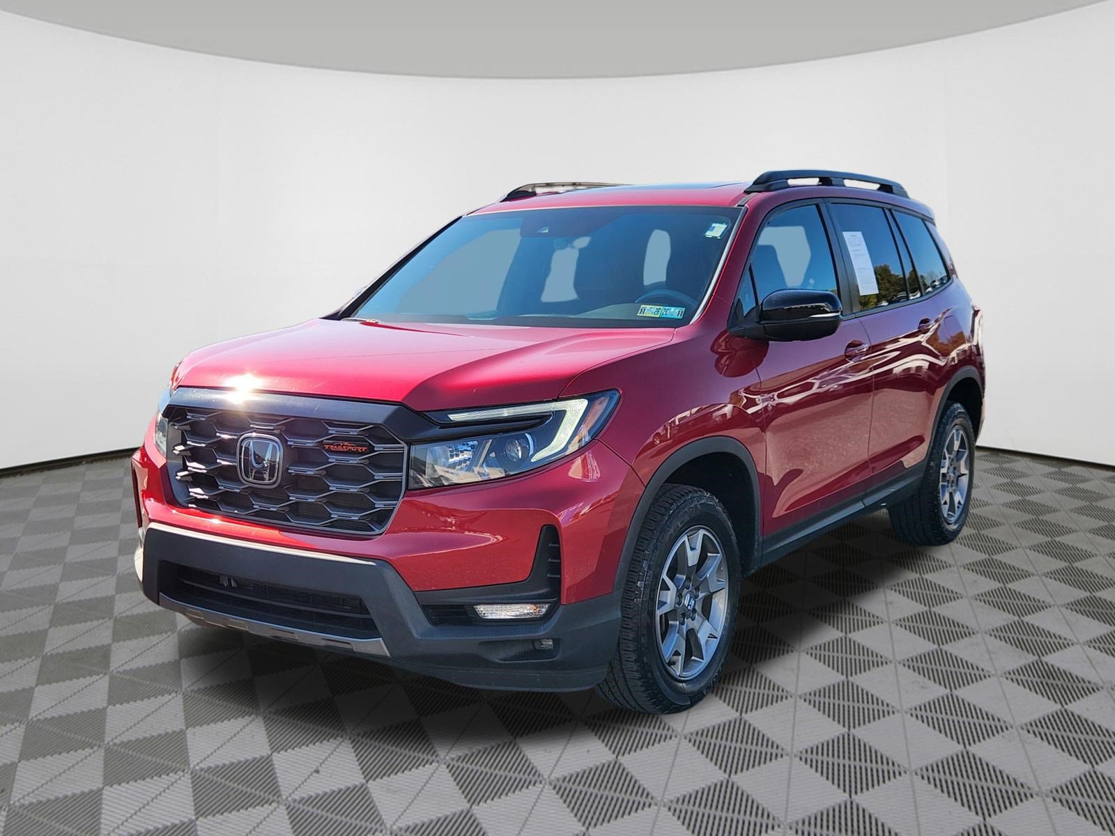 Certified 2023 Honda Passport TrailSport image 2