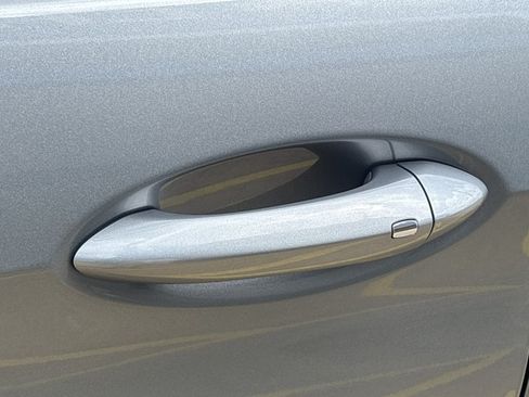 Used 2024 Chevrolet TrailBlazer LT FWD image 13