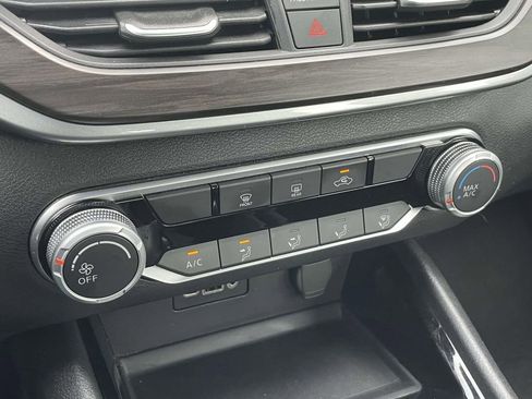 Used 2024 Nissan Altima 2.5 SV image 28