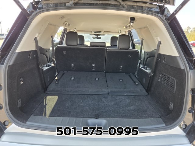 Used 2025 Nissan Pathfinder SL AWD/4WD image 16