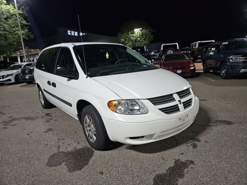 Used 2007 Dodge Grand Caravan SE w/ Popular Equipment Group II FWD image 2