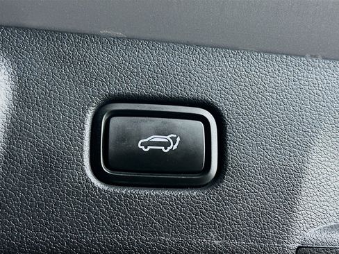 Used 2025 Hyundai Palisade SEL FWD image 30