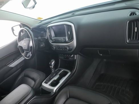 Used 2022 Chevrolet Colorado LT w/ Redline Special Edition image 28