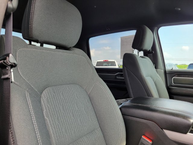 Used 2023 RAM 1500 Big Horn AWD/4WD image 32