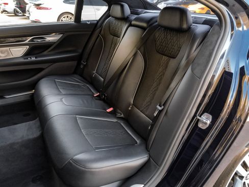 Used 2016 BMW 750i xDrive image 29