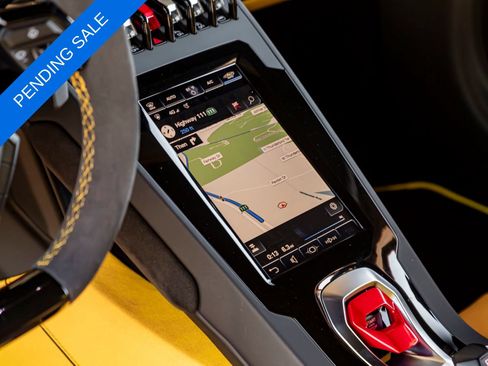 Used 2022 Lamborghini Huracan EVO RWD image 18