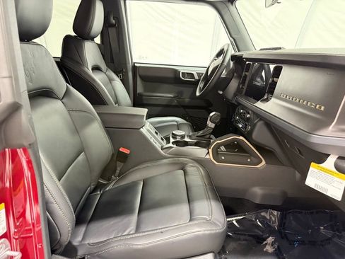 New 2025 Ford Bronco Badlands w/ Sasquatch Package image 18
