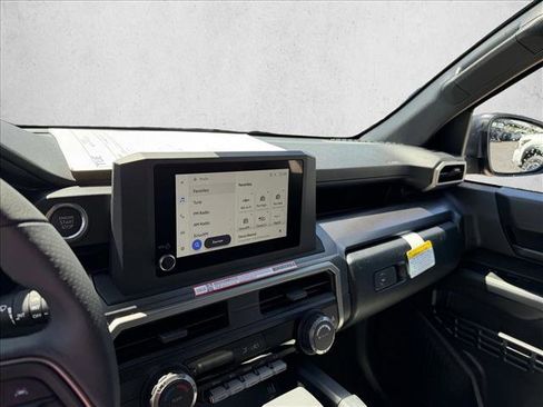 New 2026 Toyota 4Runner SR5 AWD/4WD image 13