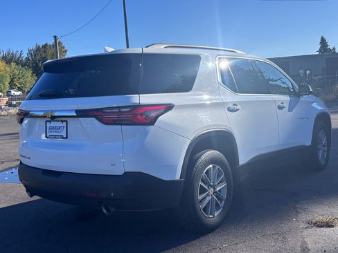 Used 2023 Chevrolet Traverse LT image 12