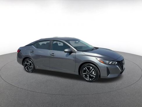 Used 2025 Nissan Sentra SV FWD image 2
