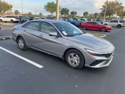 Used 2025 Hyundai Elantra SE