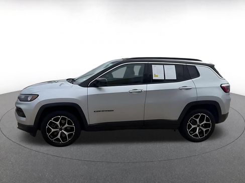 Used 2025 Jeep Compass Limited AWD/4WD image 9