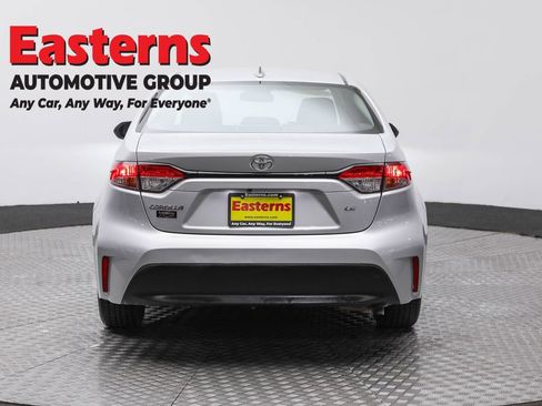 Used 2023 Toyota Corolla LE image 6