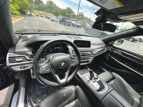 Used 2019 BMW 750i xDrive w/ Executive Package AWD/4WD image 12
