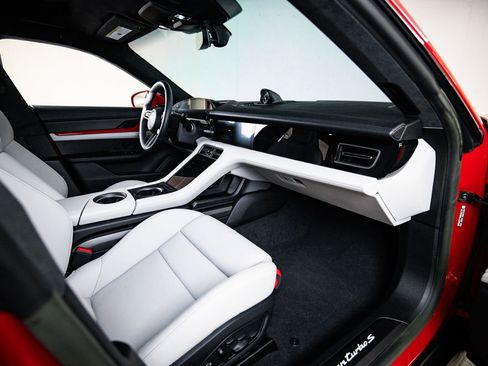 Certified 2022 Porsche Taycan Turbo S AWD/4WD image 28