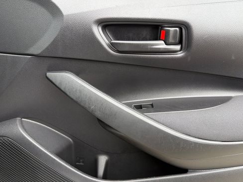 Used 2022 Toyota Corolla LE w/ Carpet Mat Package (TMS) FWD image 19