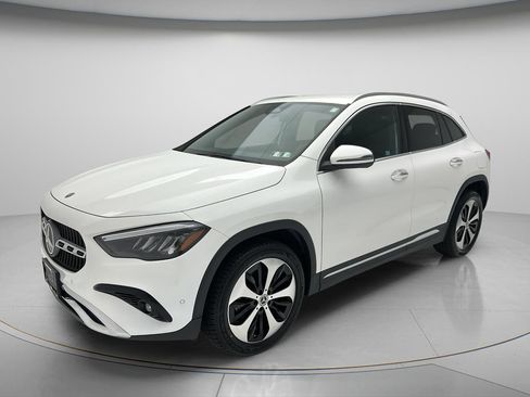 Used 2025 Mercedes-Benz GLA 250 4MATIC image 8