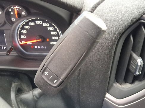 Used 2022 Chevrolet Silverado 1500 Custom image 13