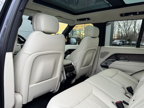 Certified 2025 Land Rover Range Rover SE AWD/4WD image 25