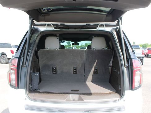 Used 2022 Chevrolet Tahoe LT w/ Luxury Package RWD image 18