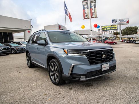 Used 2024 Honda Pilot Touring image 5