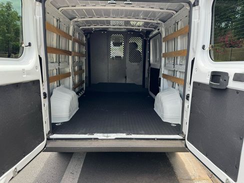 Used 2025 RAM ProMaster 2500 w/ U-Haul Equipment Group FWD image 13