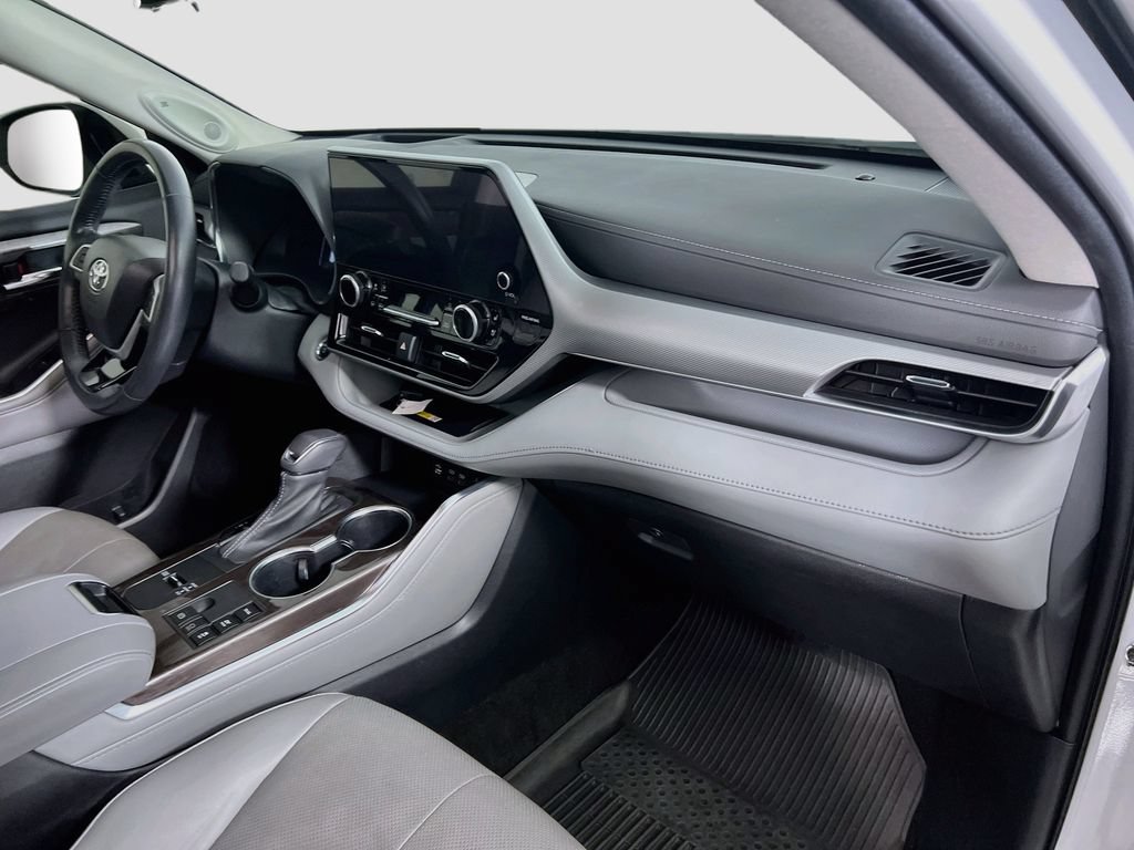 Used 2023 Toyota Highlander Platinum AWD/4WD image 31