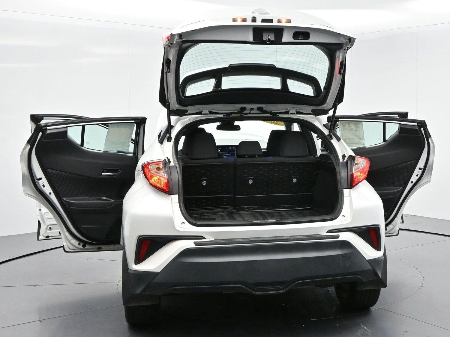 Used 2022 Toyota C-HR XLE FWD image 38