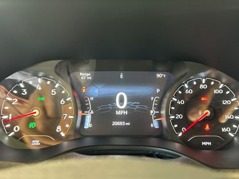 Used 2023 Jeep Compass Latitude w/ Sun and Sound Group AWD/4WD image 12