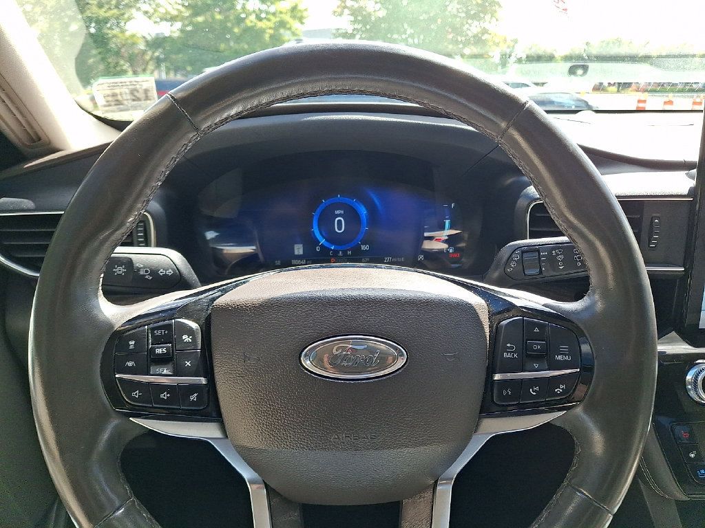 Used 2022 Ford Explorer Platinum w/ Equipment Group 601A AWD/4WD image 19