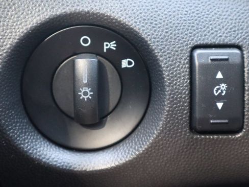 Used 2013 Ford Fiesta SE FWD image 28