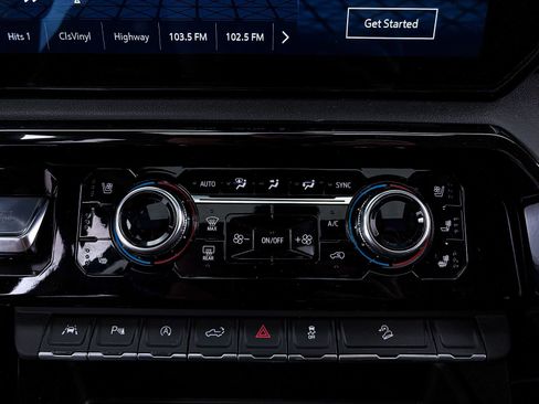 Used 2023 GMC Sierra 1500 AT4 w/ Technology Package image 25