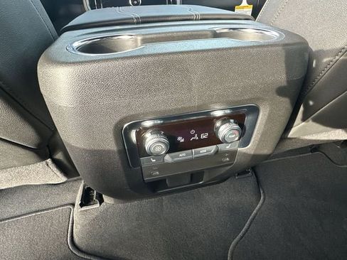 New 2025 GMC Yukon XL Elevation image 22