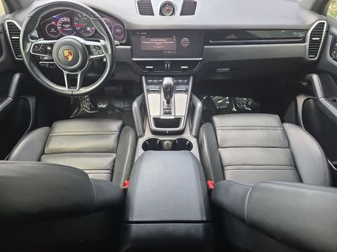 Certified 2023 Porsche Cayenne w/ Premium Package AWD/4WD image 13
