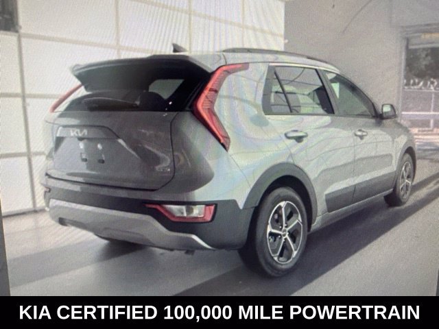 Used 2023 Kia Niro EX FWD image 2