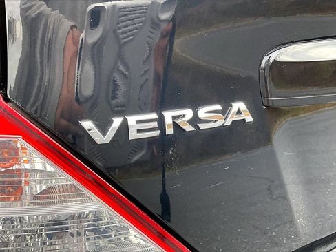 Used 2017 Nissan Versa S Plus image 22