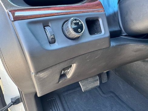 Used 2015 Cadillac Escalade Premium RWD image 22